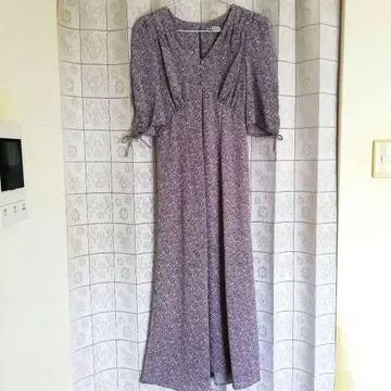 스나이델 퍼플 플라워 프린트 원피스