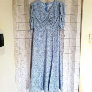 리랜드트루 스카이블루 플라워 프린트 반팔 원피스 사이즈 2