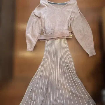 베이지 스트라이프 니트 원피스 F 사이즈 VIS