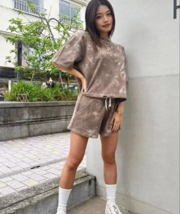 Roxy 타이 다이 셋업 브라운 계열 M