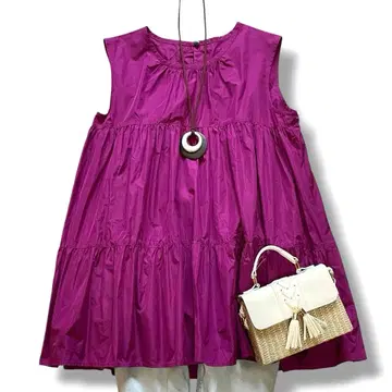 새상품 정가 28,000엔 듀얼뷰 티어드 슬리브리스 블라우스 마젠타 L