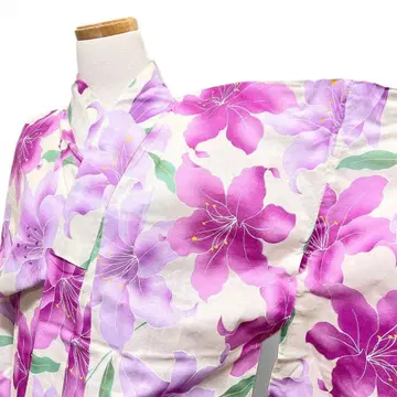 미착용 유카타 화이트 베이스 백합 꽃 무늬 기모노 052k p