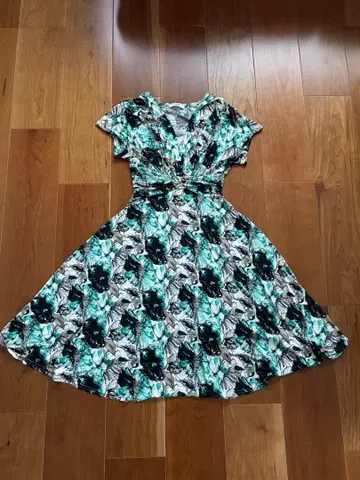 EGERIE 플라워 프린트 반팔 원피스