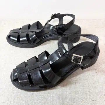 새상품급 Le Talon 탈론 구르카 샌들 펌프스 스트랩 M 사이즈