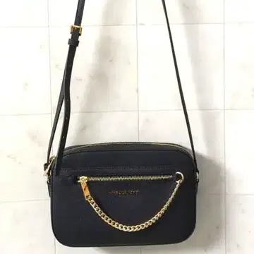 컨디션 최상 마이클코어스 체인 숄더백 카메라백 블랙 금장 장식