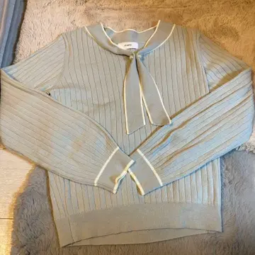 ITS'DEMO 스카이블루 리본 포함 니트