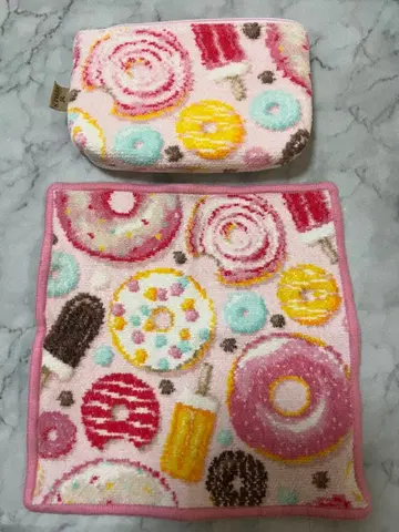 휠라 파우치와 손수건 세트