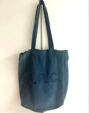 A.P.C 아페쎄 코듀로이 토트백 블루