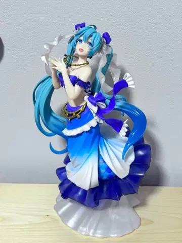 하츠네 미쿠 드레스 피규어