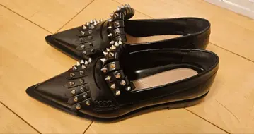 알렉산더 맥퀸 스터드 가죽 로퍼 사이즈 36