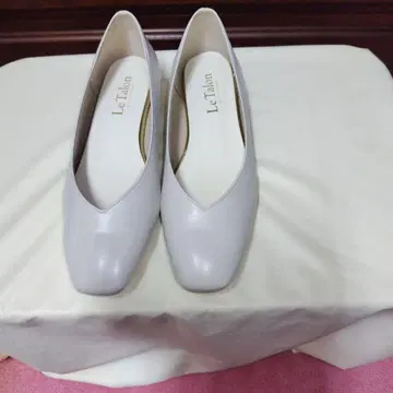 Le.Talon 라이트 그레이 플랫슈즈