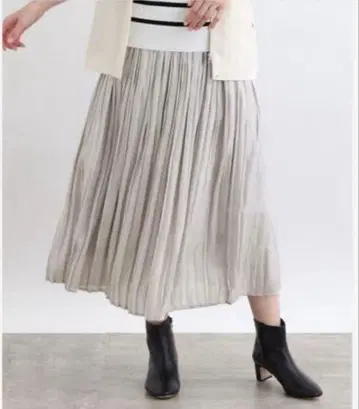 인디비 빅 사이즈 허리밴딩 브라이트 샤인 플리츠 스커트