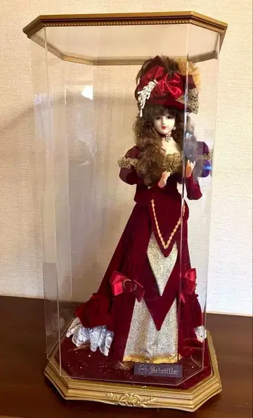 Schmidt 빅토리아 인형 유리 케이스 포함