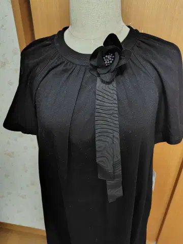 택 포함 새상품 엠즈 그레이시 롱 원피스 플라워 코사지 부착