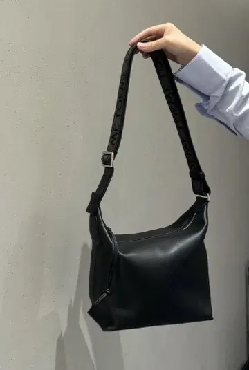 큐비 크로스보디 백 스몰 숄더백