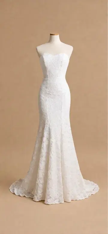 화이트 스트랩리스 웨딩 드레스