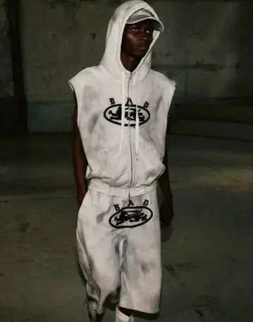 BADBLOOD 한국 스트릿 상의 그레이