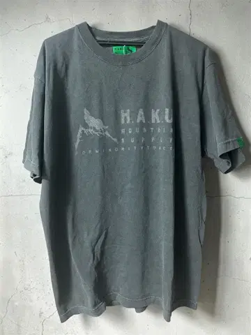 H.A.K.U. 그레이 로고 프린트 T셔츠