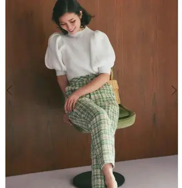 SEVEN TEN 화이트 볼륨 슬리브 니트 KT32