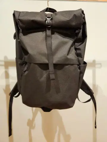 Patagonia 블랙 롤탑 백팩