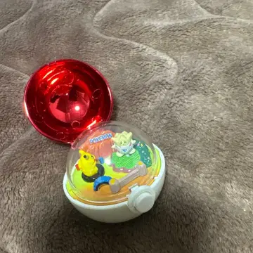 포켓몬 미니 키체인 몬스터볼 디오라마 피카츄, 토게피