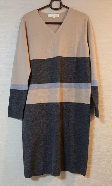 자유구 니트 원피스 40 V넥 긴팔 스트라이프 새상품급