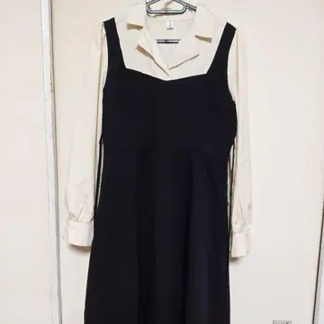 블랙과 베이지의 긴팔 원피스