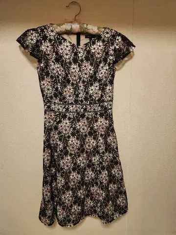 TOCCA 꽃무늬 슬리브리스 원피스 사이즈 0