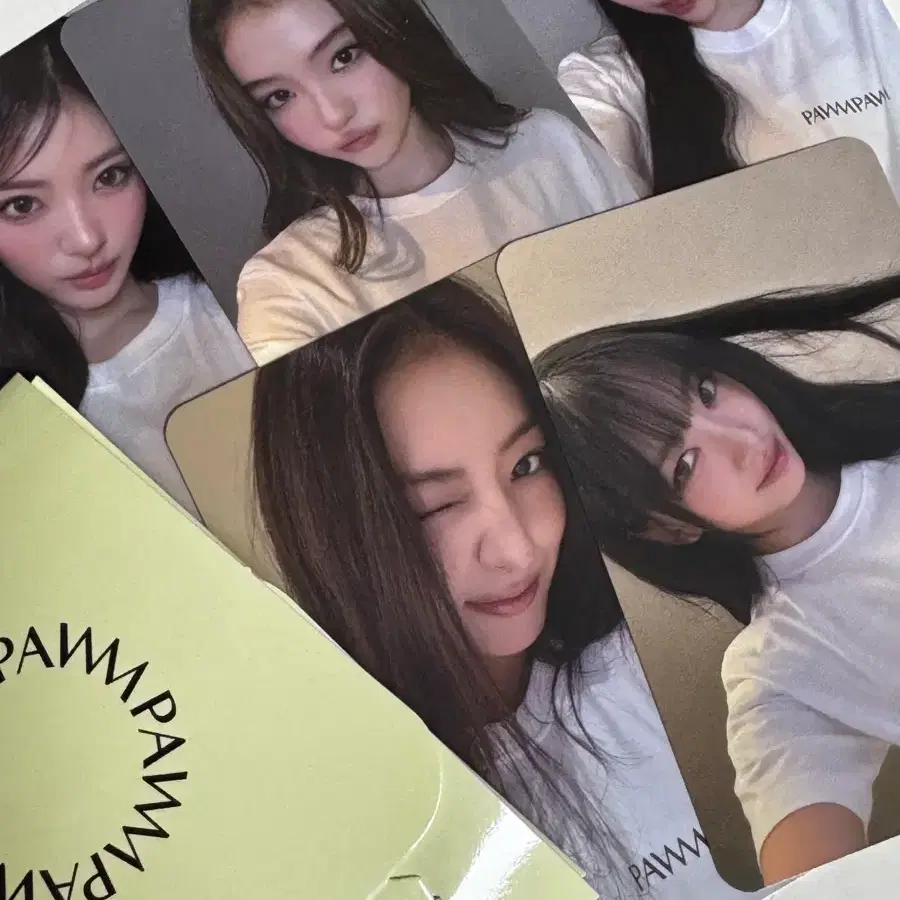 Billlie haram sign polaroid on Bunjang Global Site.