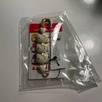 LOWRYS FARM 키티 핑참 화이트