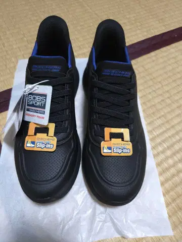 스케쳐스 블랙/블루 스니커즈