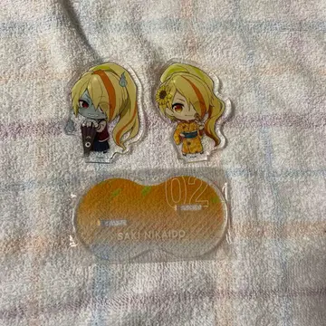 좀비랜드 사가 아크릴 스탠드 2개 세트 사키