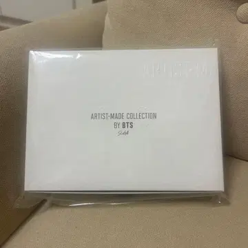 BTS ARTIST-MADE 기타 피크 목걸이 (BK) 윤기