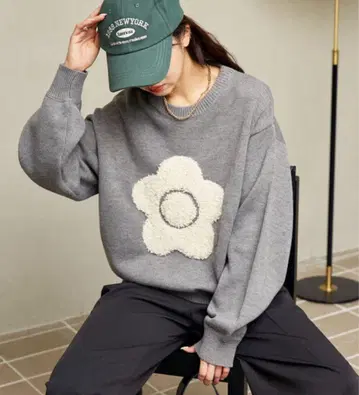 마리콴트: 상량 플라워 모티브 아트 자카드 니트