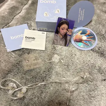 bomb ILLIT 이어폰풍 이어폰