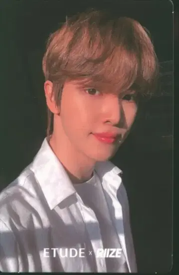 RIIZE 오버 글로우 틴트 SUNGCHAN ETUDE x RIIZE