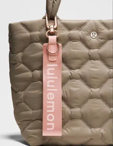 룰루레몬 네버 로스트 키체인