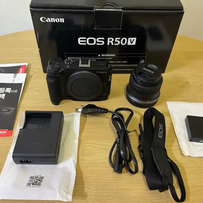 캐논 EOS R50 V + 18-45mm 렌즈킷 보증기간 남아 있습니다.