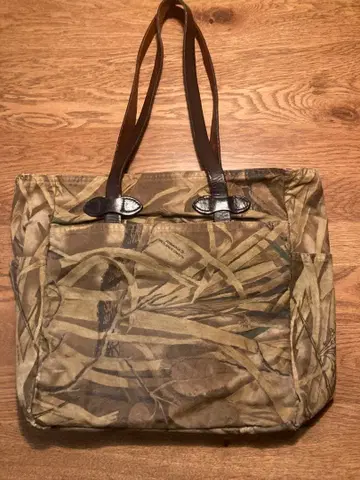 FILSON 카모플라쥬 패턴 토트백 필슨