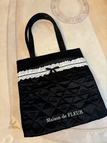 Maison de FLEUR 블랙 토트백