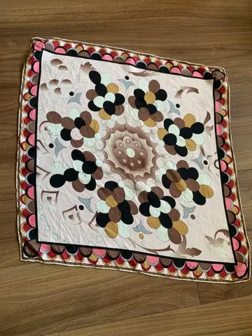 에밀리오 푸치 플라워 무늬 스카프