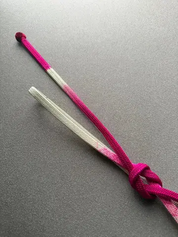 허리띠 폼폼 짙은 핑크