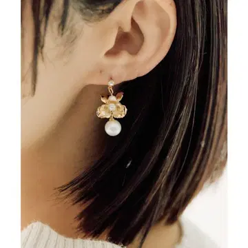 이아파피요네 ear PAPILLONNER 귀걸이 폼폼 플라워 귀걸이