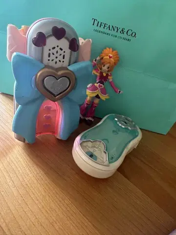 프리큐어 피규어와 완구 세트