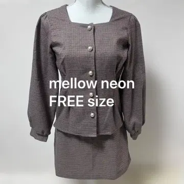 952 하운드투스 패턴 셋업 스퀘어넥 펄 버튼 스커트 수트