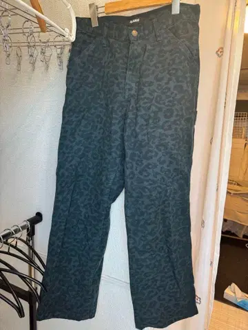 XLARGE 레오파드 무늬 페인터 30인치