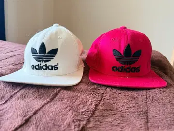 adidas 로고 스냅백 캡 2종 세트 묶음 판매