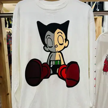 철완 아톰 긴팔 T셔츠 화이트 양면 프린트 캐릭터