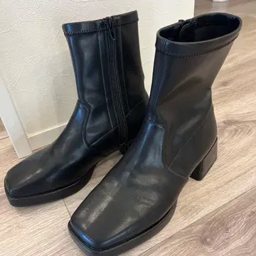 새상품급 WA oriental traffic 스퀘어토 숏부츠 블랙 M