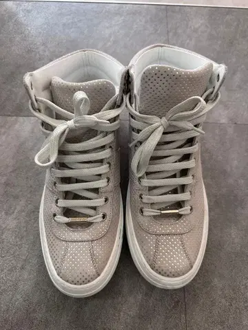 JIMMY CHOO 스타 스터드 장식 스니커즈 그레이지